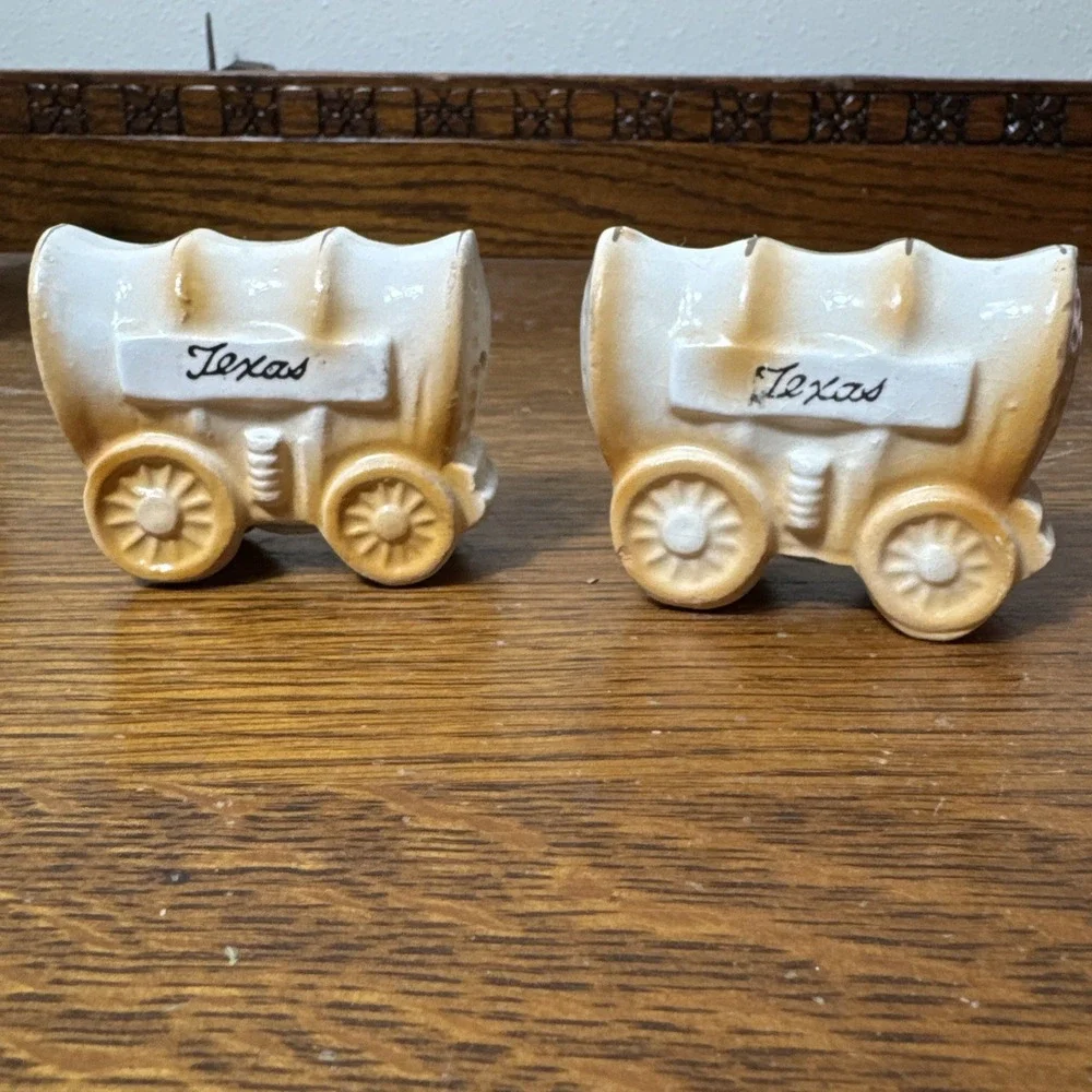 Vintage Japan Texas Covered Wagon Salt & Pepper Shakers Ceramic Western Set